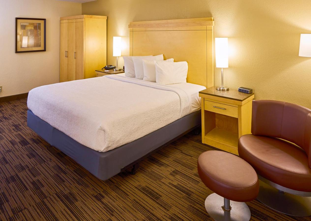 | LivINN Hotel Minneapolis South / Burnsville