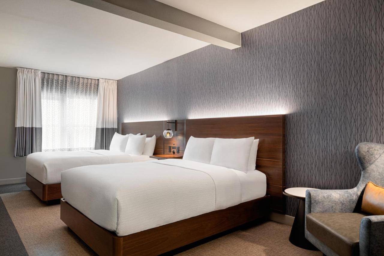 Guest Room with Two Queen Beds at Four Points by Sheraton Columbus-Polaris