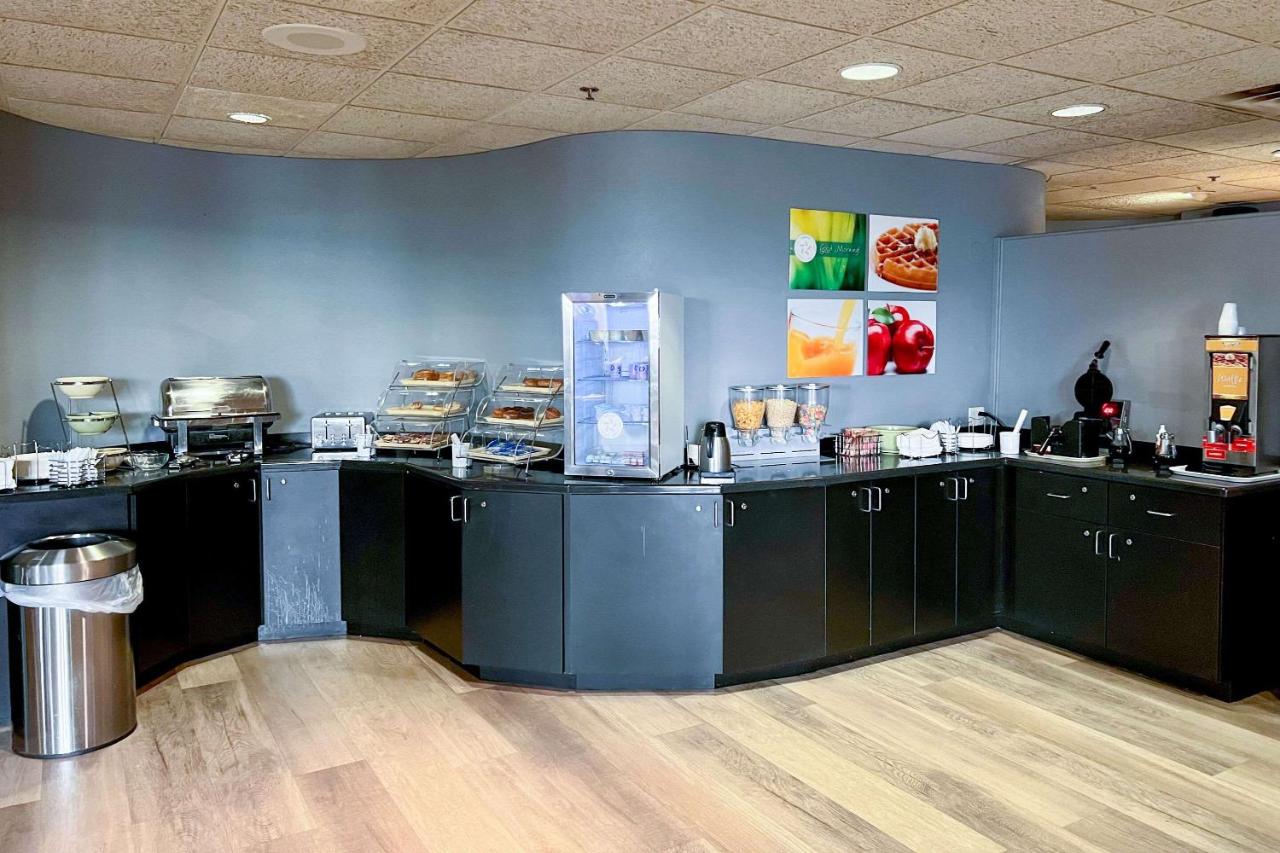 | Quality Inn & Suites Orland Park - Chicago