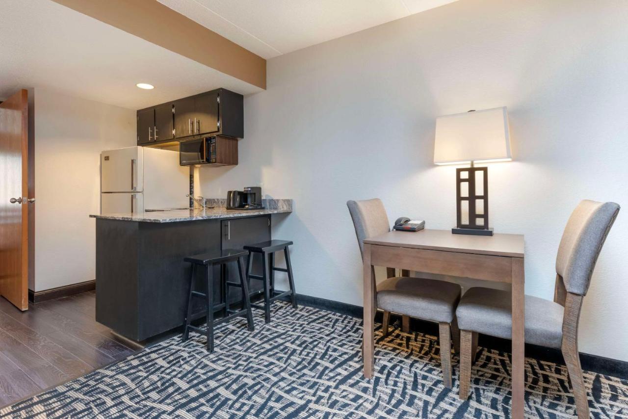 | Quality Inn & Suites Mayo Clinic Area