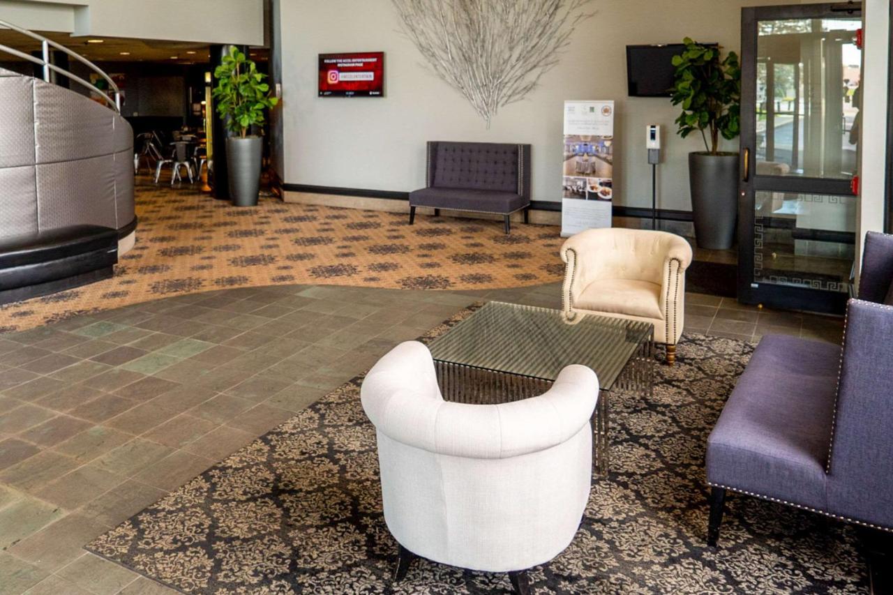 | Quality Inn & Suites Orland Park - Chicago