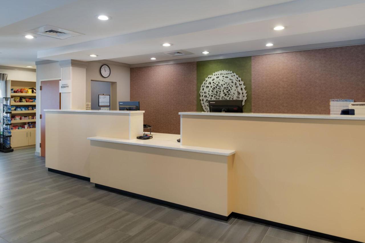 | Fairfield Inn & Suites Greensboro Wendover
