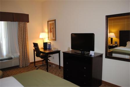 | Holiday Inn Express Boonville