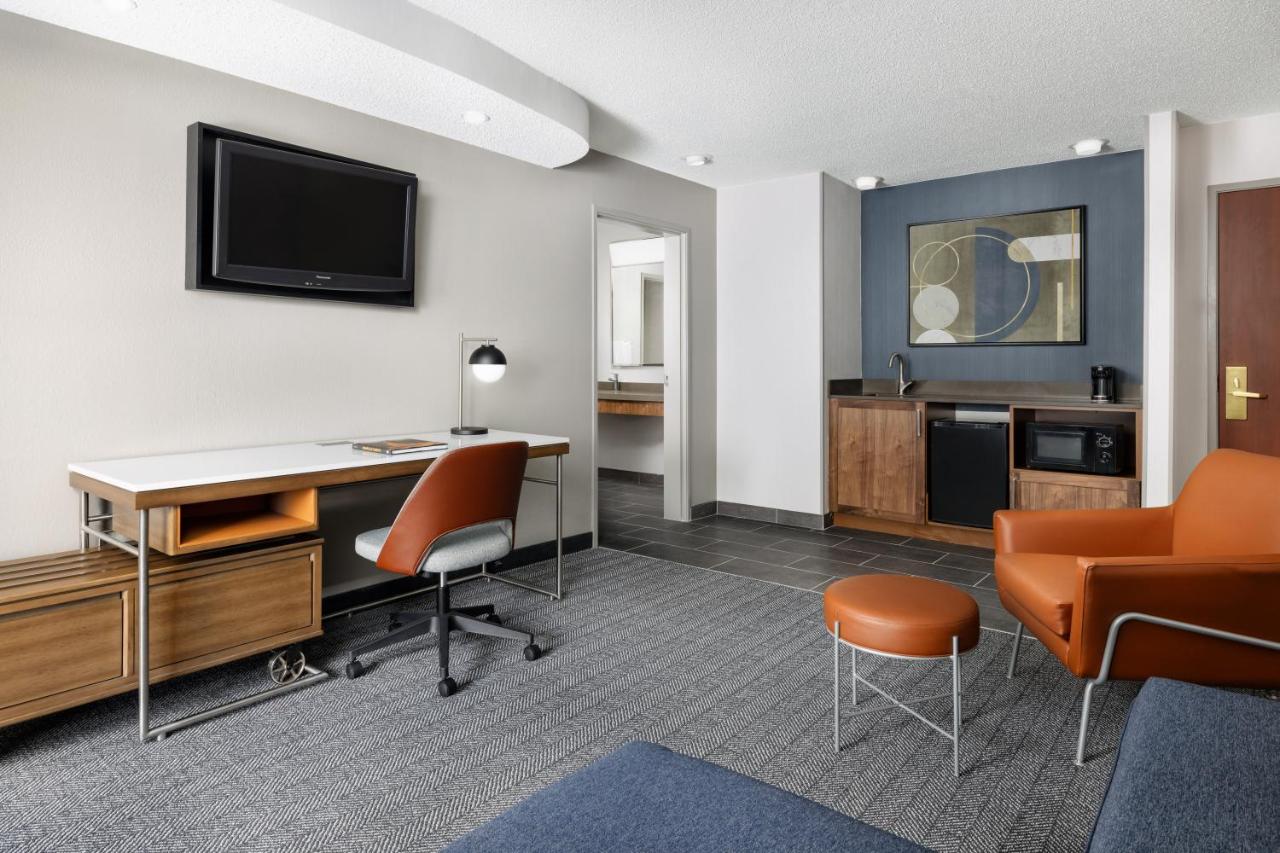 1 Bedroom 2 room Suite, 1 King, Sofa bed, Courtyard view at Courtyard by Marriott Amarillo West/Medical Center