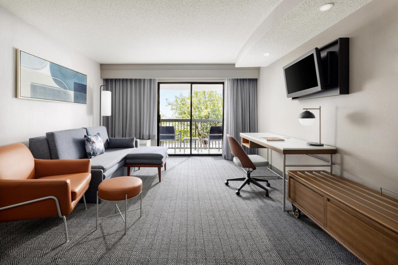 1 Bedroom 2 room Suite, 1 King, Sofa bed, Courtyard view at Courtyard by Marriott Amarillo West/Medical Center