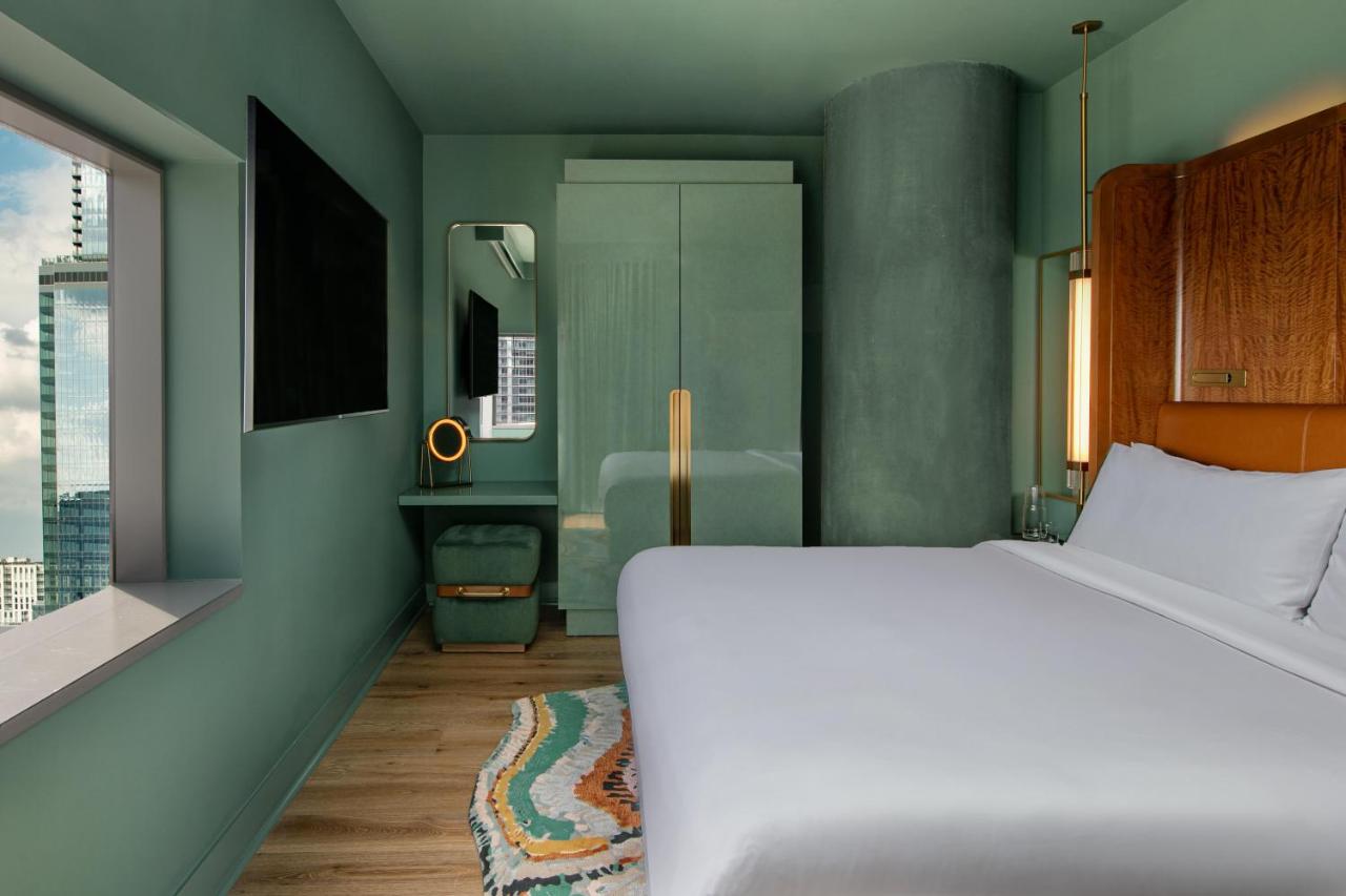 Cool Corner Suite, 1 Bedroom Suite, 1 King, Corner room at W Austin
