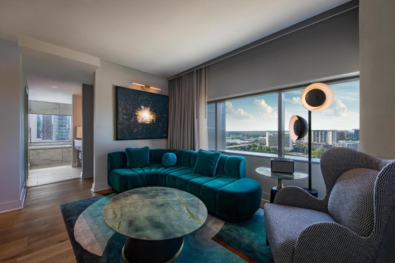 Cool Corner Suite, 1 Bedroom Suite, 1 King, Corner room at W Austin