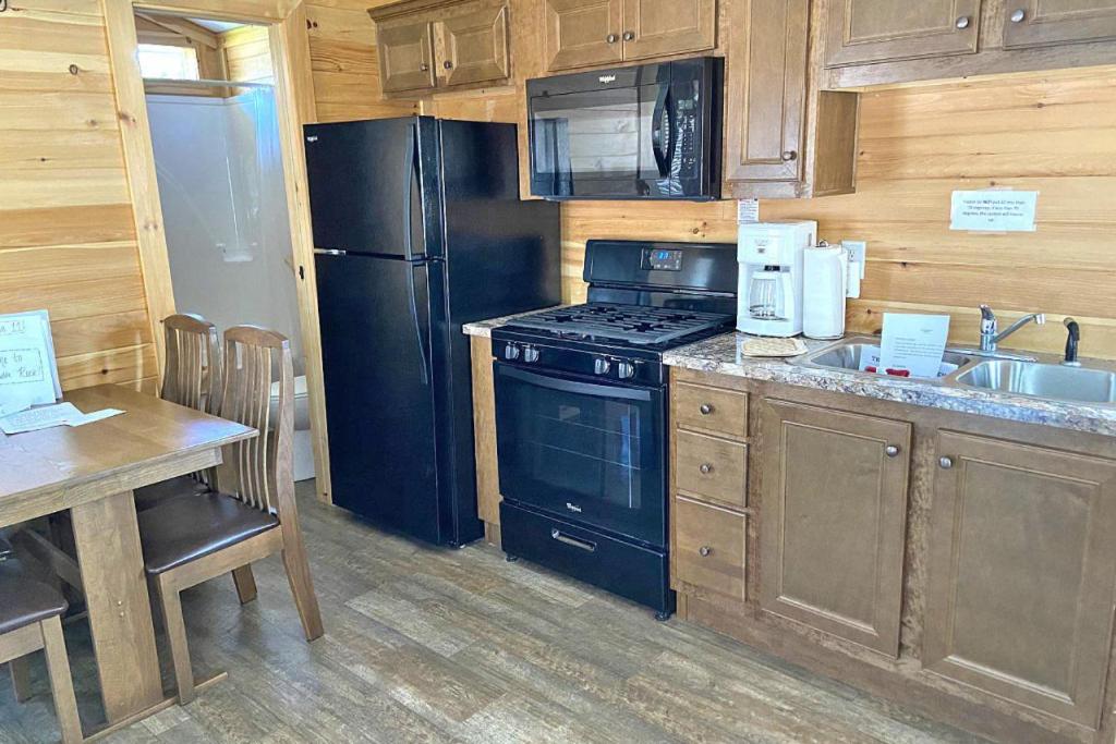 | Plymouth Rock Camping Resort Park Model 21
