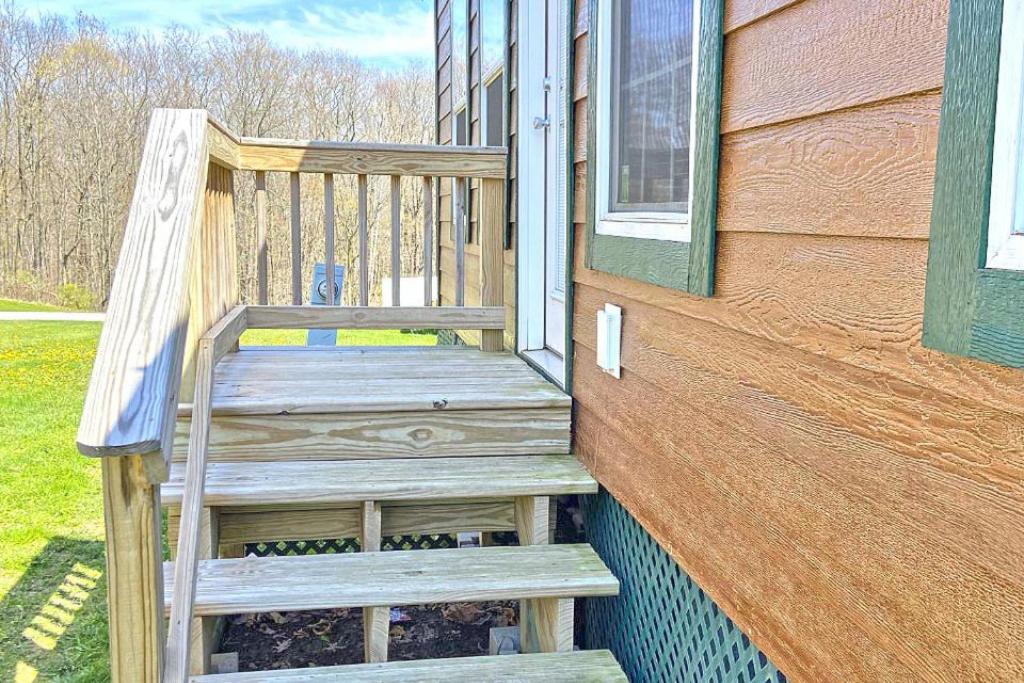 | Plymouth Rock Camping Resort Park Model 21