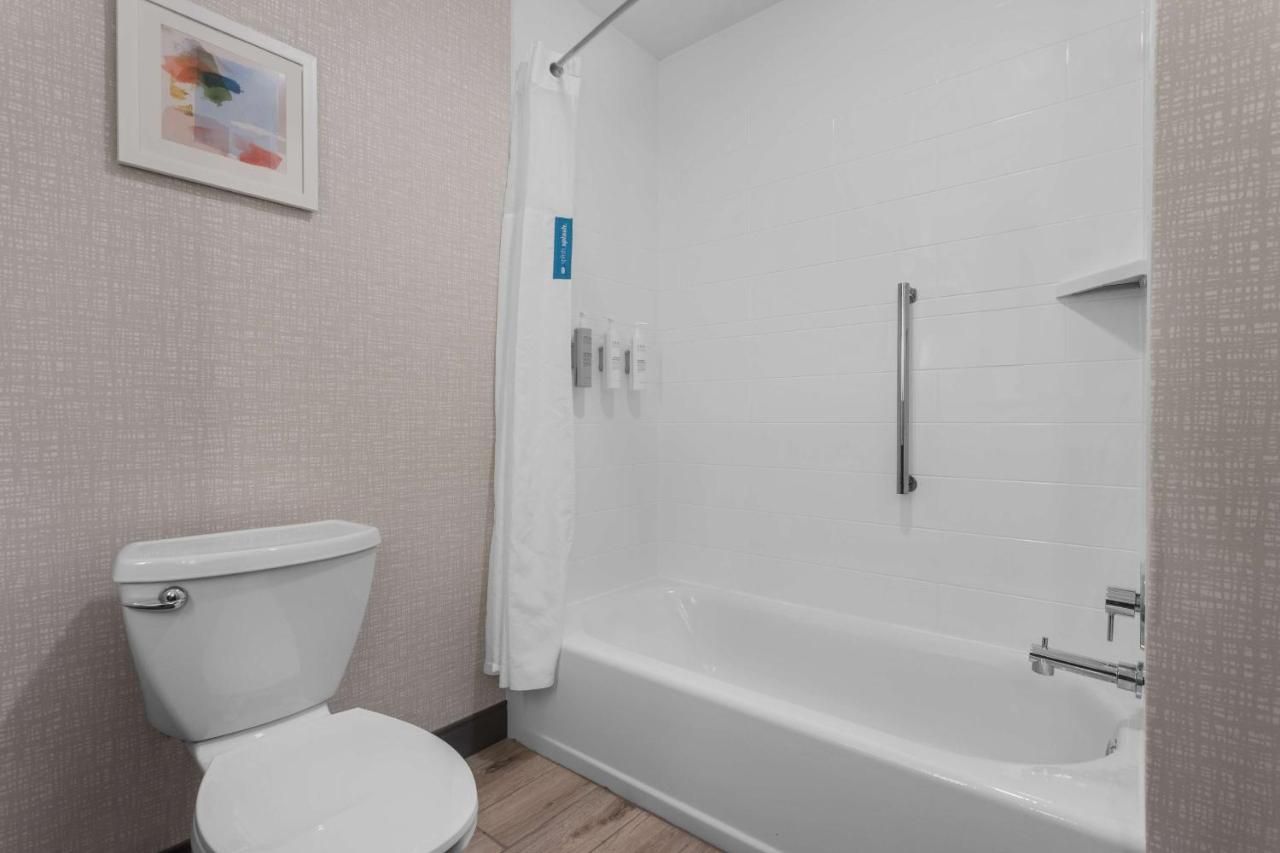 Queen Room with Two Queen Beds at Hampton Inn & Suites Lincoln - Northeast I-80