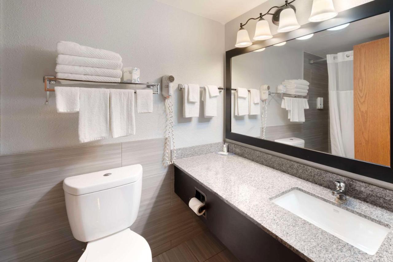 | Quality Inn & Suites Mayo Clinic Area
