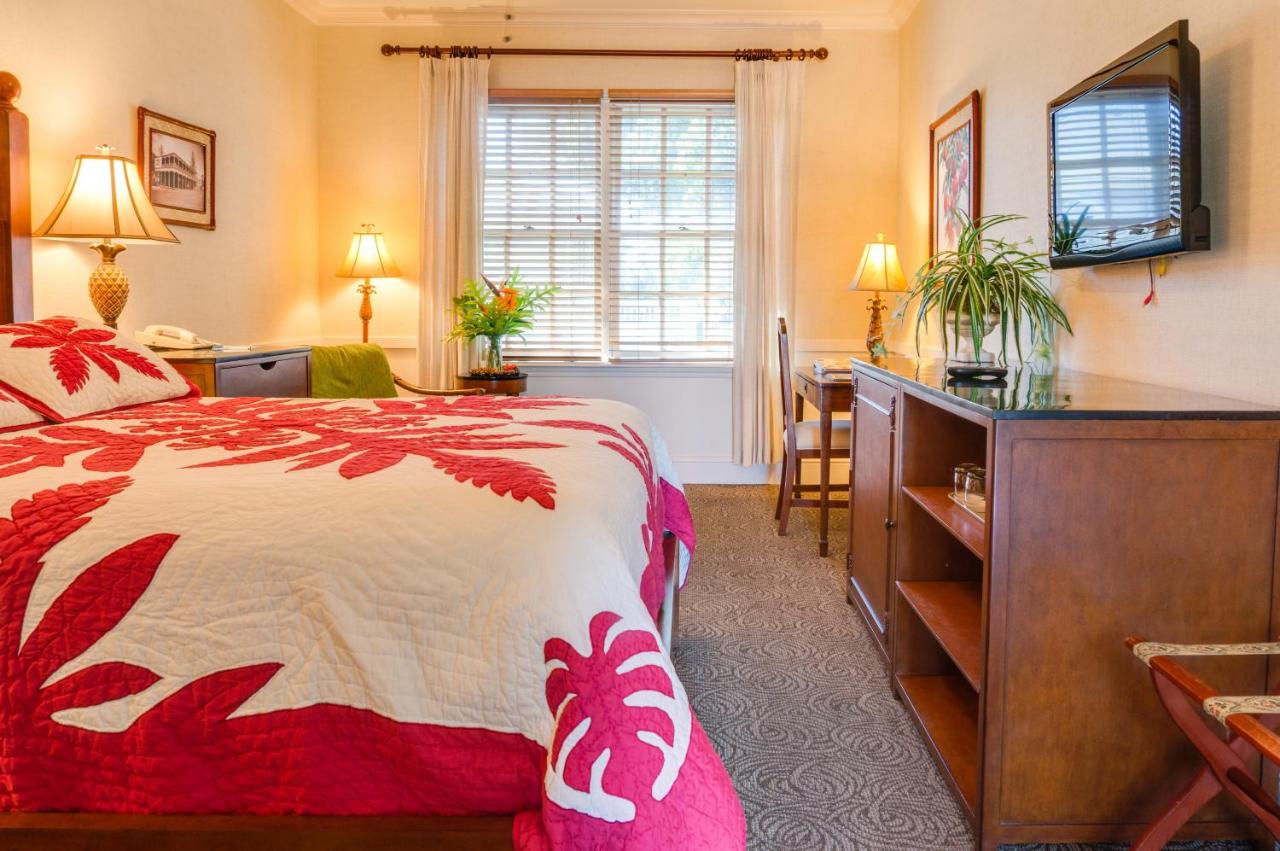| The Plantation Inn - Free Breakfast