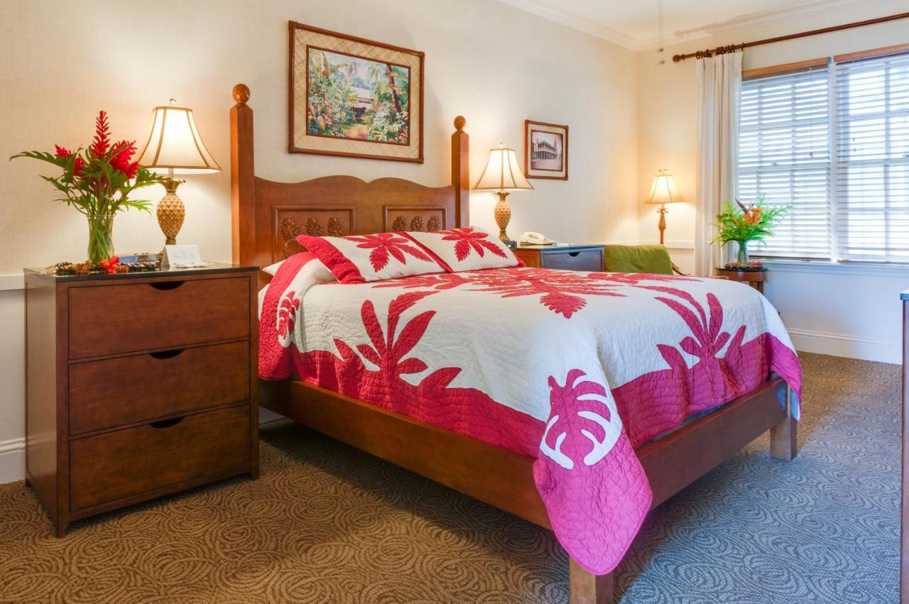 | The Plantation Inn - Free Breakfast