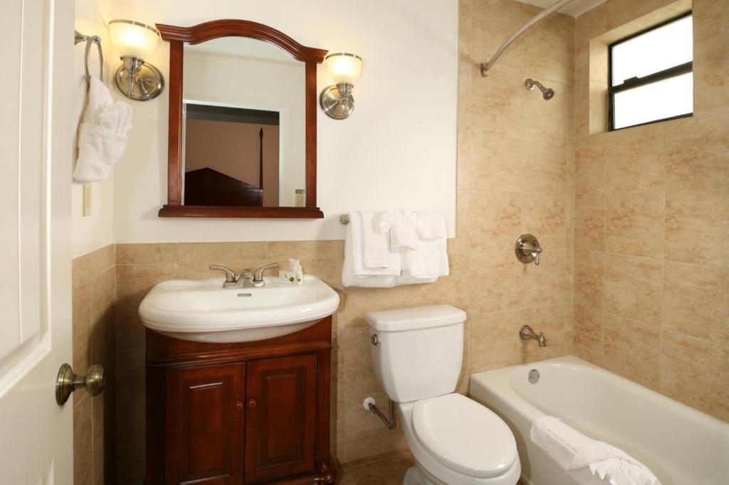 Room #26069208 at Brand Plaza Hotel
