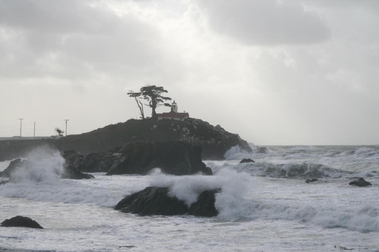  | Oceanfront Lodge