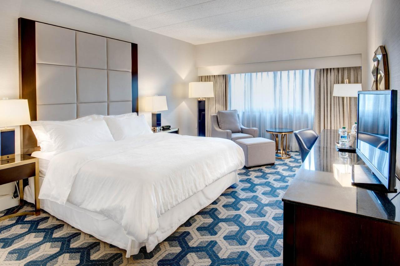 | Sheraton Eatontown Hotel