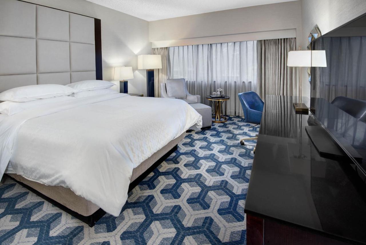 | Sheraton Eatontown Hotel