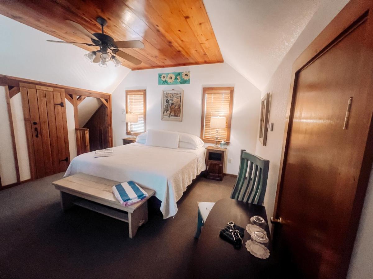 | Gruene Cottages