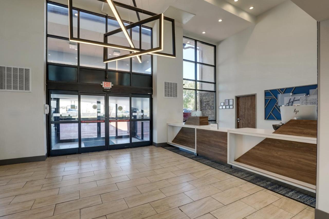  | Holiday Inn Express Hotel & Suites Branson 76 Central, an IHG Hotel