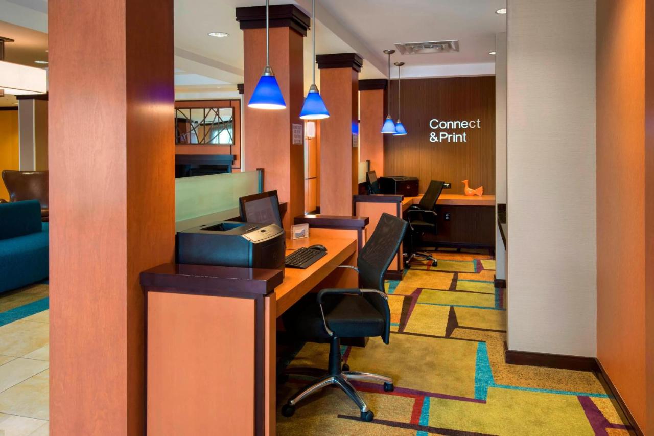 | Fairfield Inn & Suites Verona