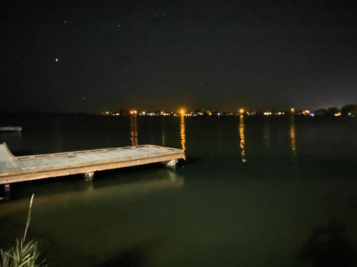 | Lakeshore Inn Water Front