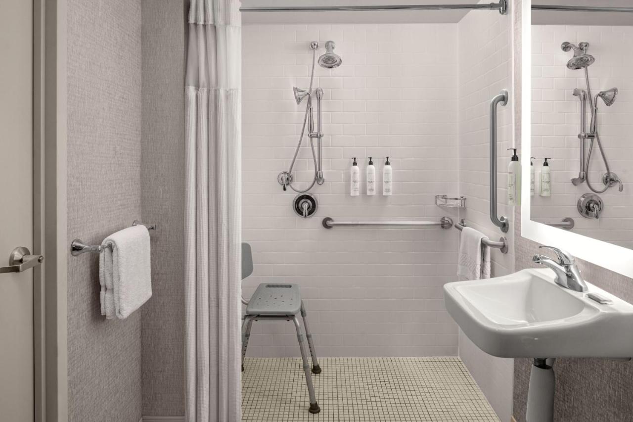 | Fairfield Inn & Suites by Marriott Washington Downtown