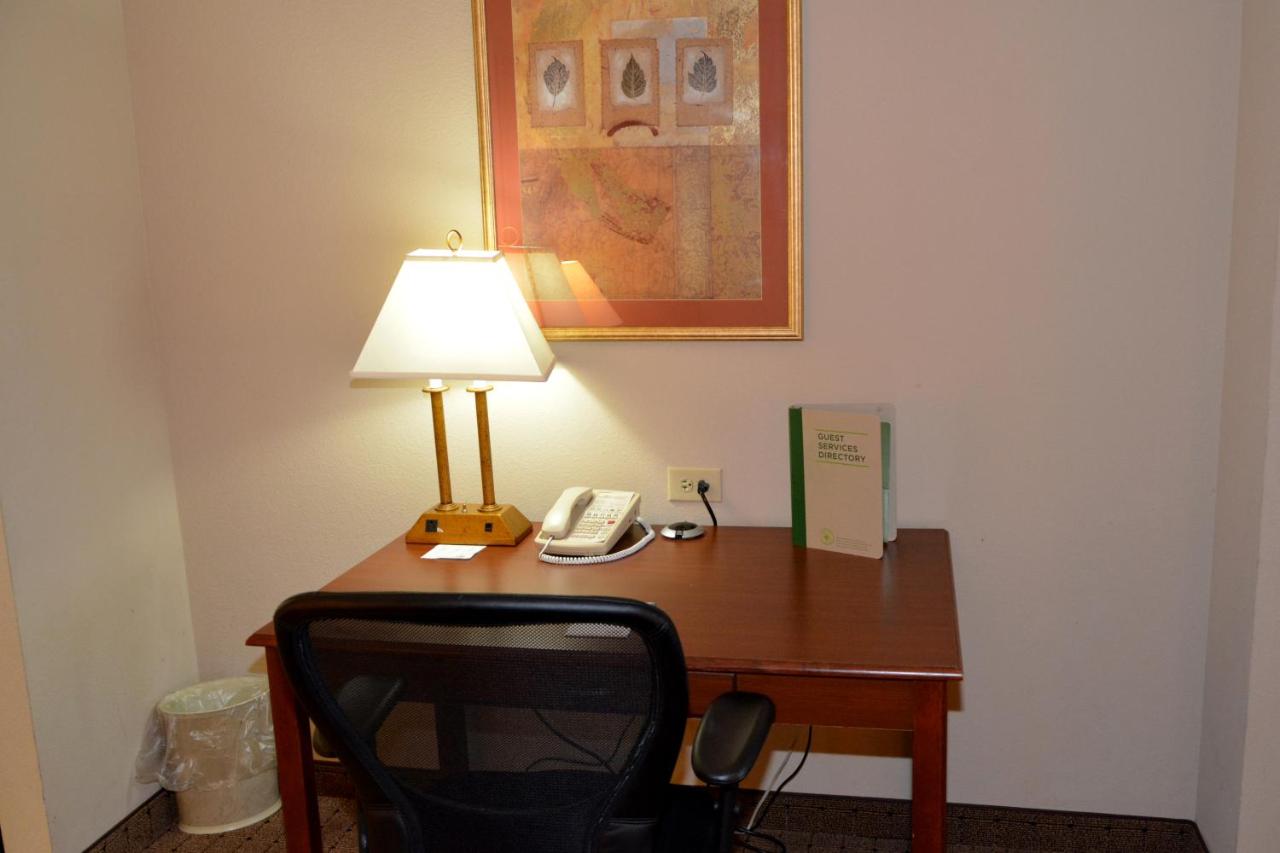 Deluxe Double Room - Disability Access- Non-Smoking at Wingate by Wyndham West Monroe