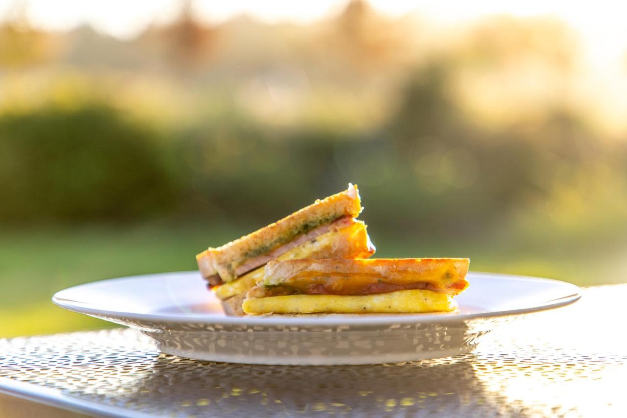 | La Bastide Bed and Breakfast