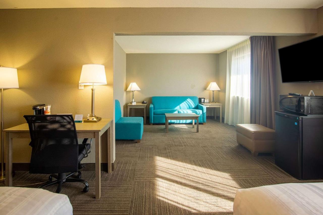 Suite with Two Double Beds - Non-Smoking at Quality Inn & Suites Hammond Near I-8090