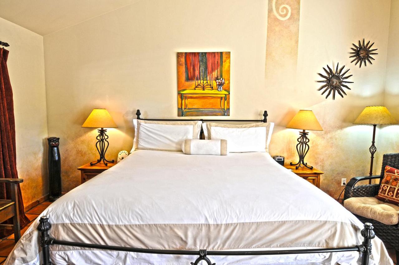 King Room at Blue Iguana Inn
