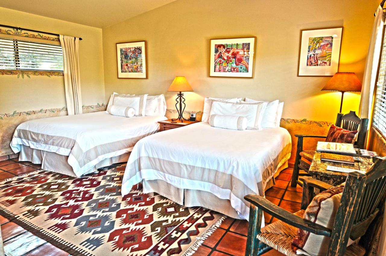 Queen Room with Two Queen Beds at Blue Iguana Inn
