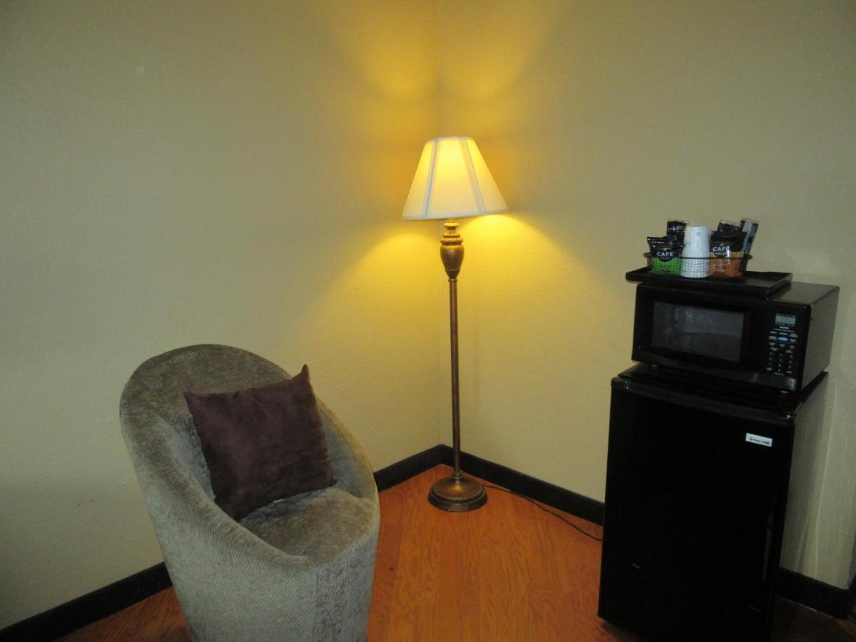 King Room - Non-Smoking at Baymont by Wyndham Columbia Fort Jackson
