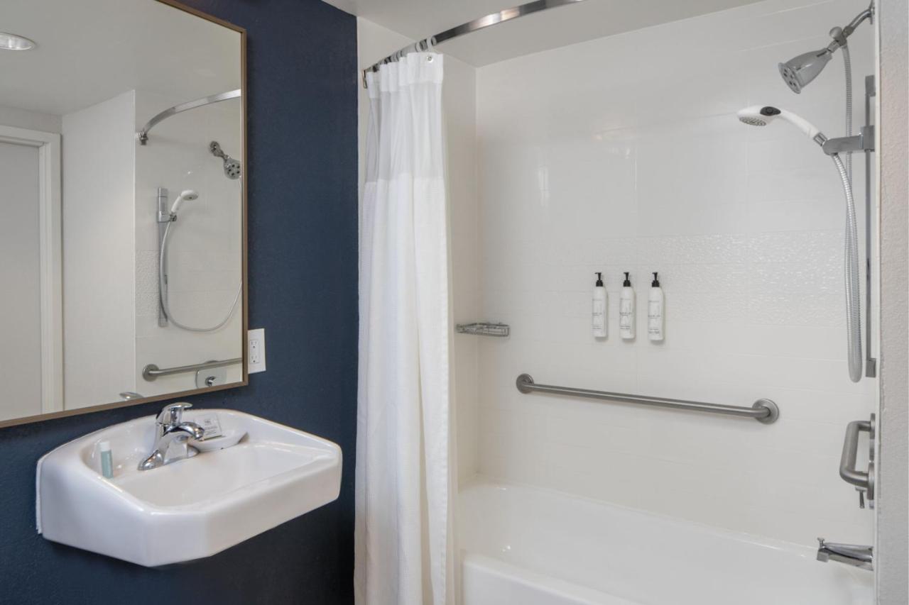| Fairfield Inn & Suites by Marriott Ft. Myers/Cape Coral
