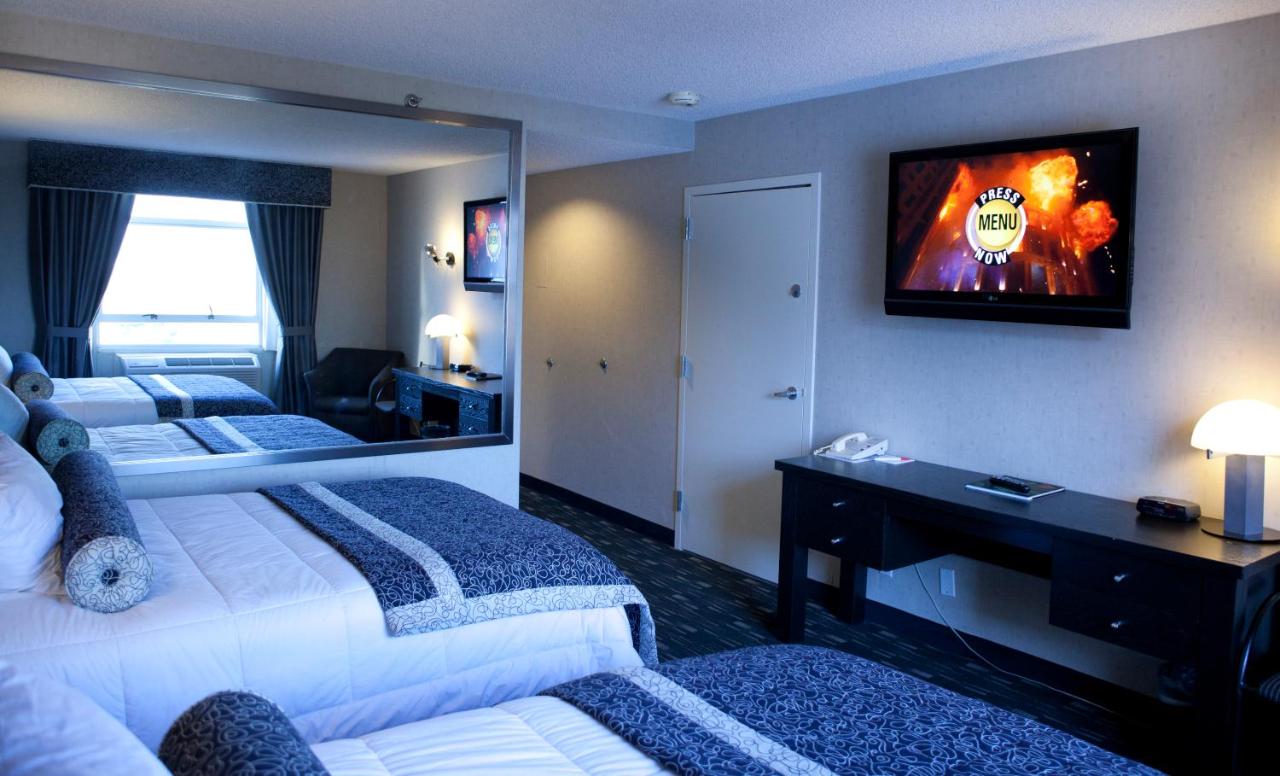 Double Room with Two Double Beds at Ramada Plaza by Wyndham West Hollywood Hotel & Suites
