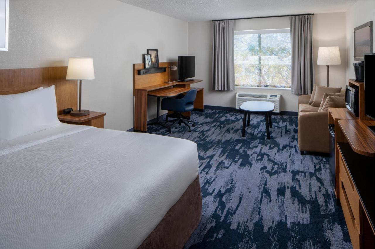 | Fairfield Inn & Suites by Marriott Ft. Myers/Cape Coral