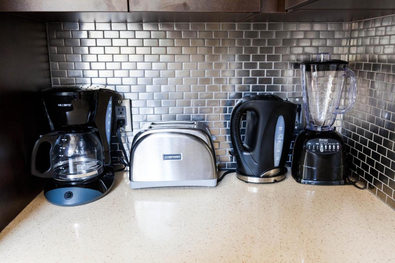 | Heaven on Washington Fully Furnished Apartments