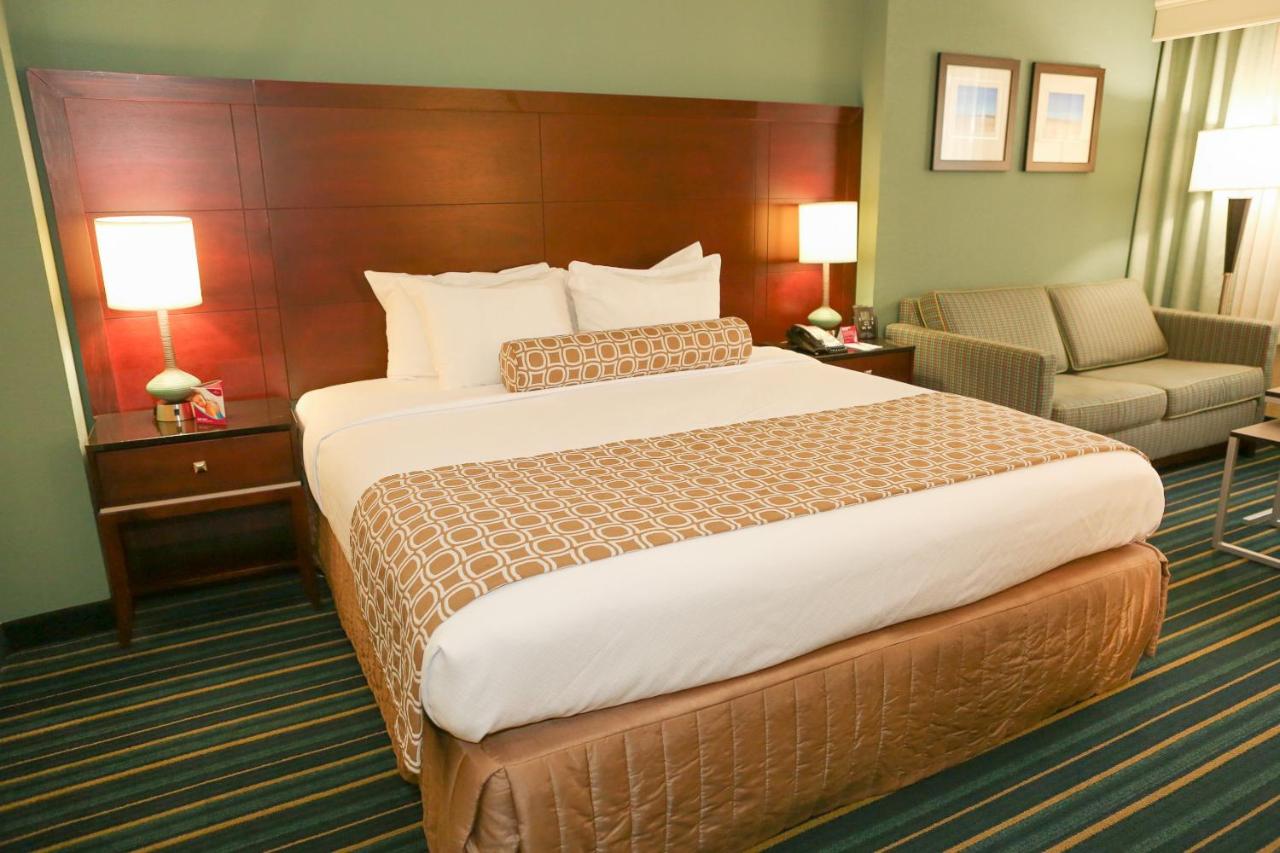  | Crowne Plaza Hotel Virginia Beach-Norfolk, an IHG Hotel