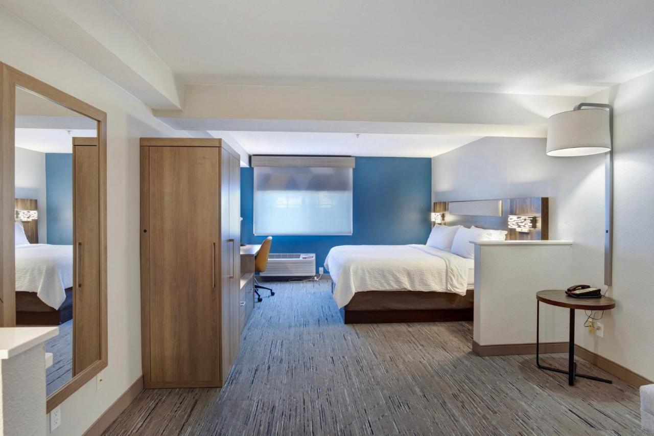 | Holiday Inn Express Portland East - Troutdale, an IHG Hotel