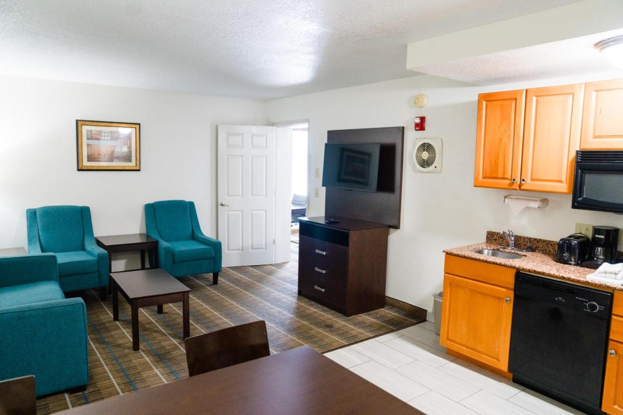 Queen Suite with Two Queen Beds - Non-Smoking at MainStay Suites Knoxville North I-75