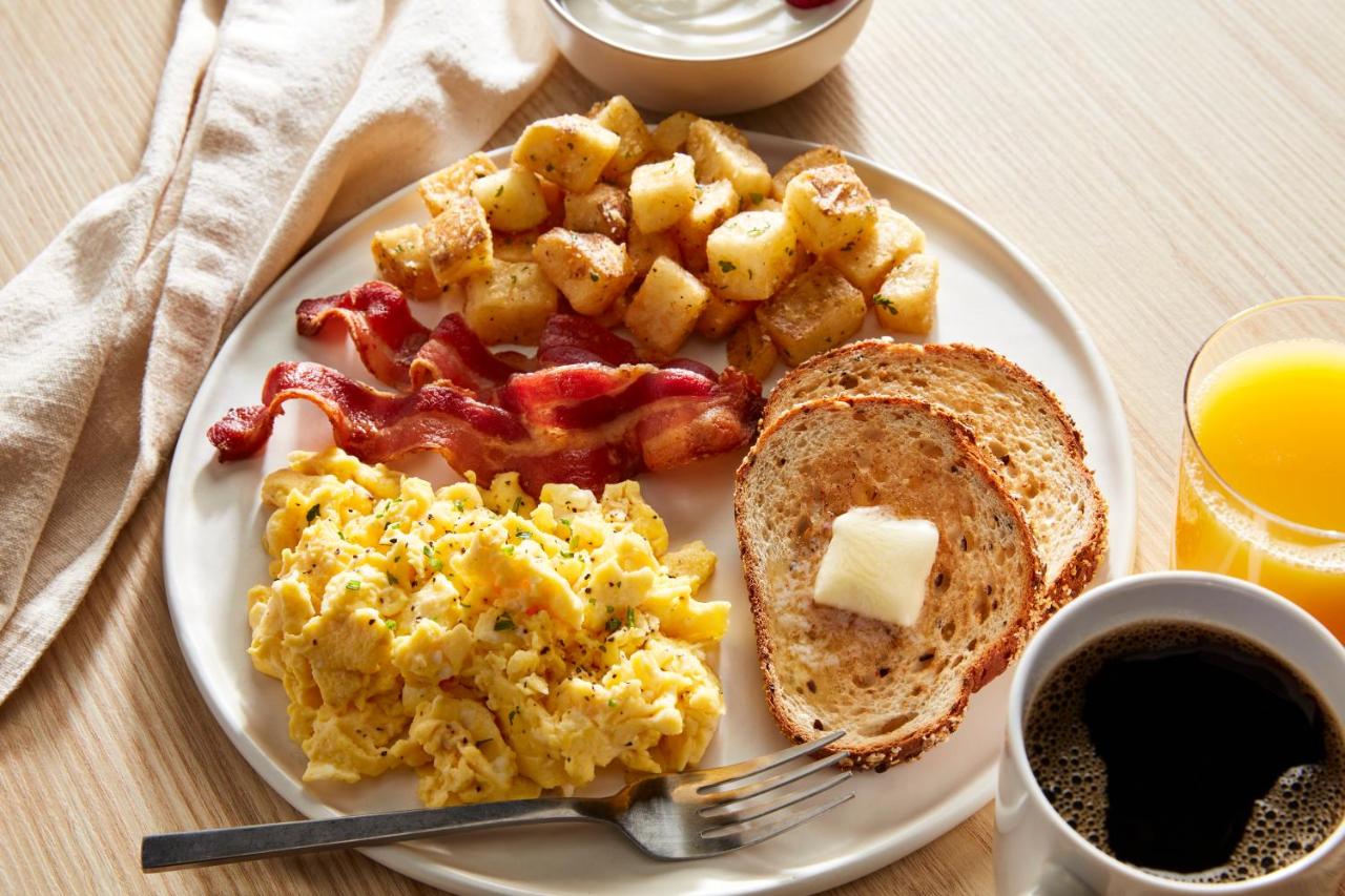  | Holiday Inn Hotel & Suites San Mateo-San Francisco SFO, an IHG Hotel