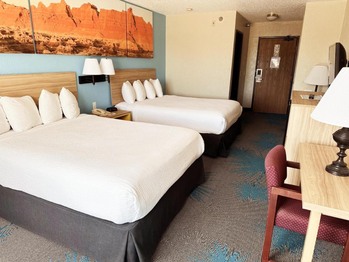 | Days Inn by Wyndham Ozark Springfield