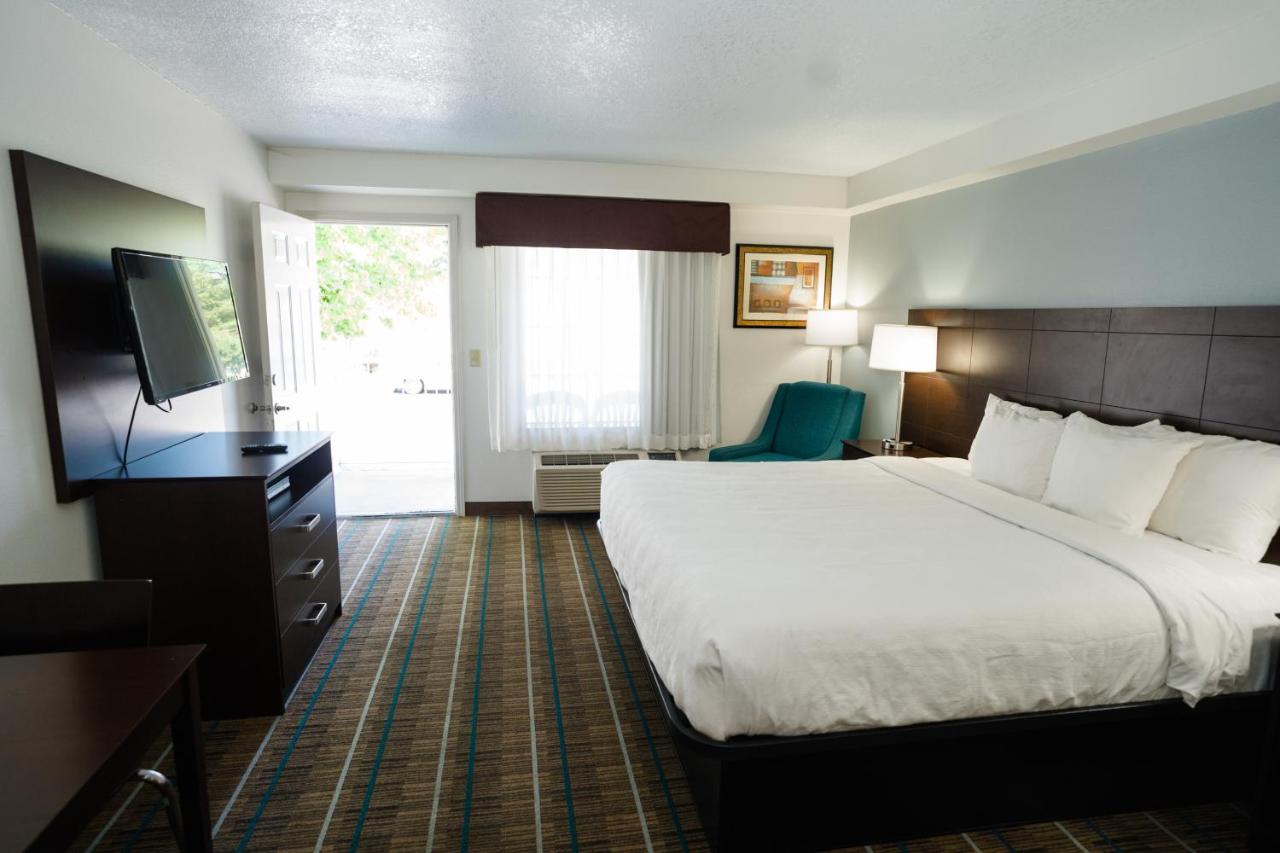 Room #49177626 at MainStay Suites Knoxville North I-75