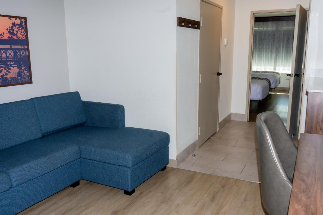 Deluxe Queen Room with Two Queen Beds at La Quinta Inn & Suites by Wyndham Dallas Mesquite