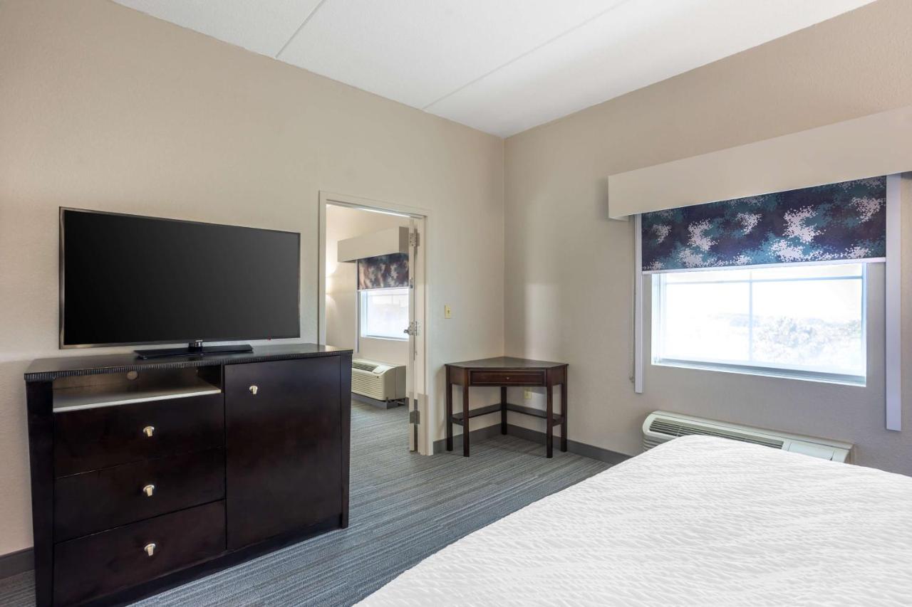 King Suite with Kitchenette at Best Western Plus Wilkes Barre-Scranton Airport Hotel