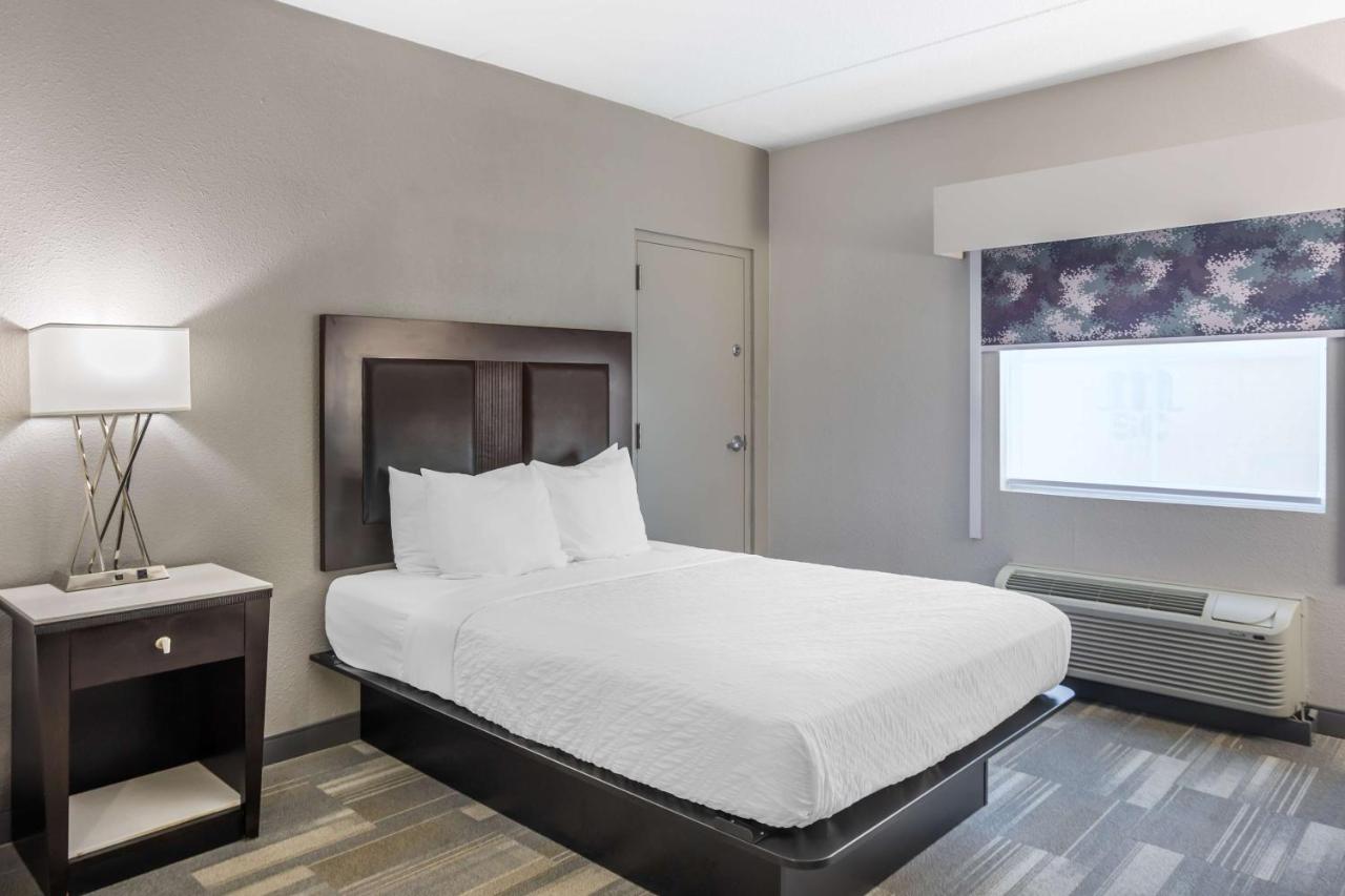 Queen Room with with Mobility Accessible Roll-In Shower at Best Western Plus Wilkes Barre-Scranton Airport Hotel