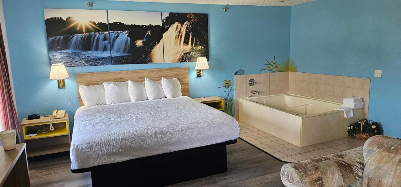  | Days Inn by Wyndham Ozark Springfield