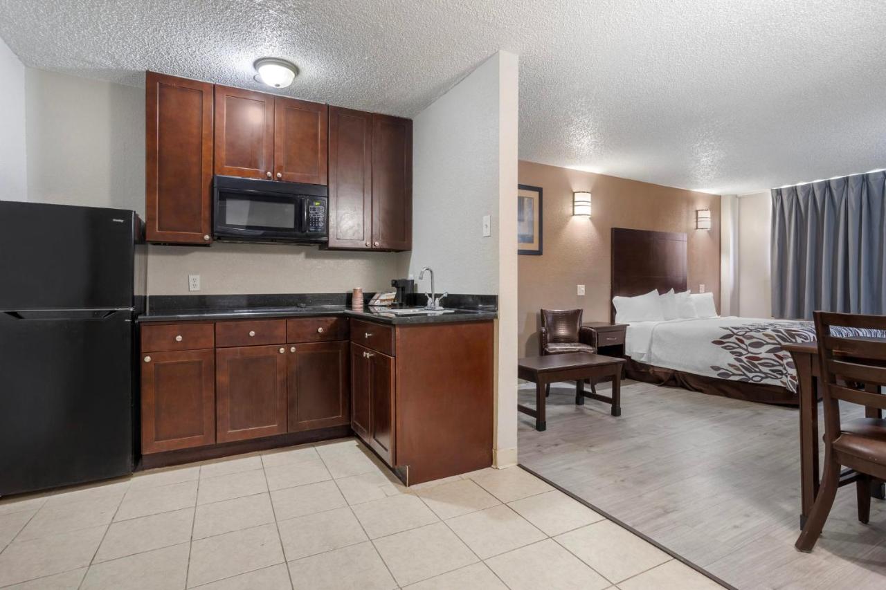 | Americas Best Value Inn & Suites-Texas City/La Marque