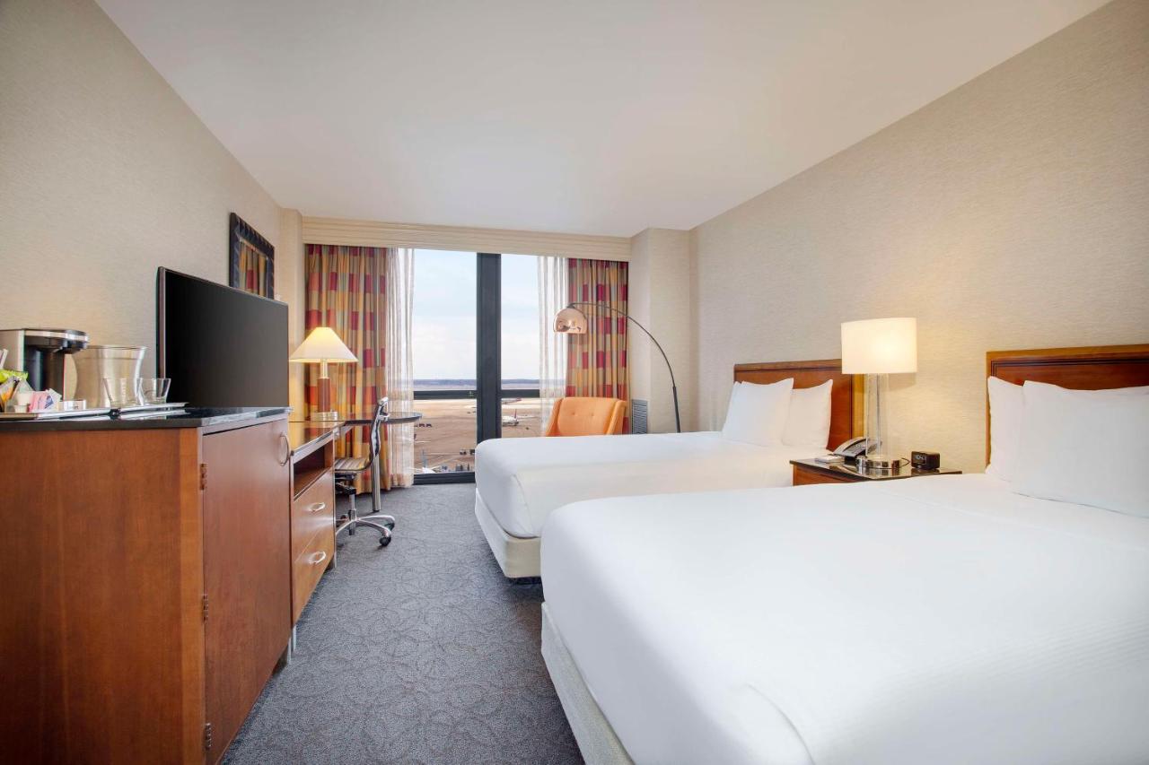 | Hilton Chicago O'Hare Airport