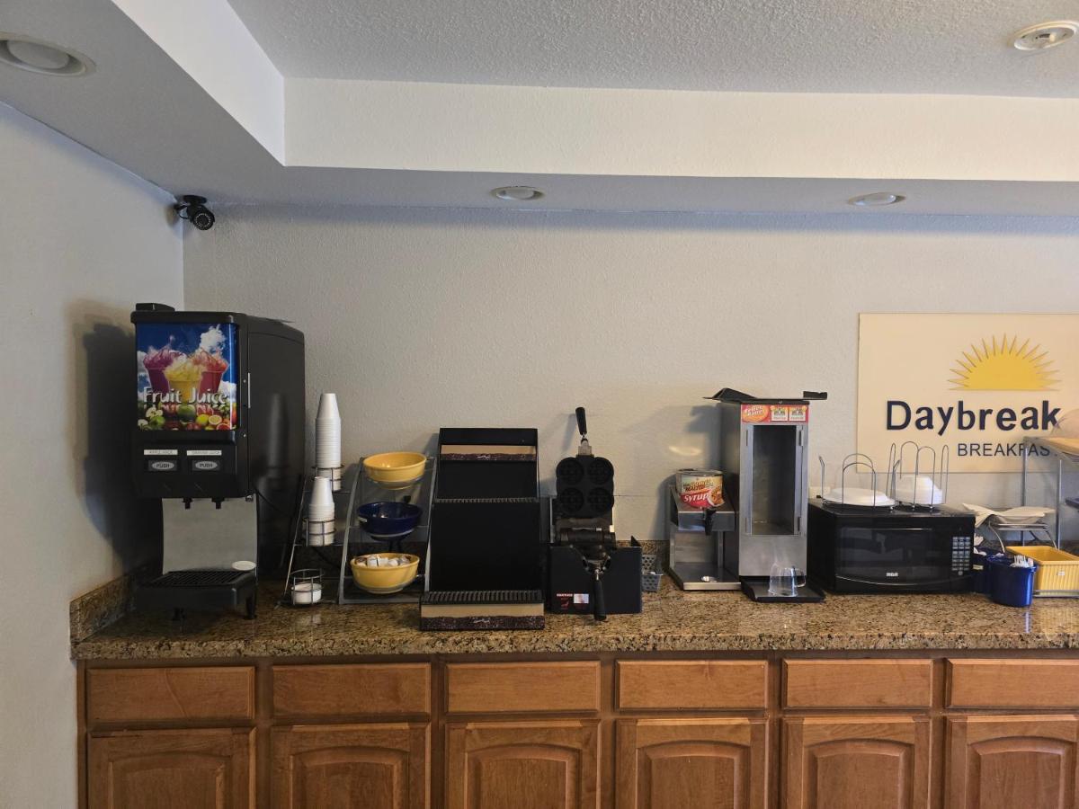| Days Inn by Wyndham Clearfield