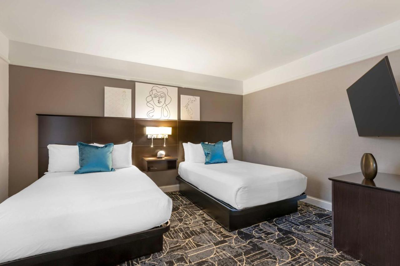 Deluxe Double Room with Two Double Beds at Best Western Plus Hawthorne Terrace Hotel